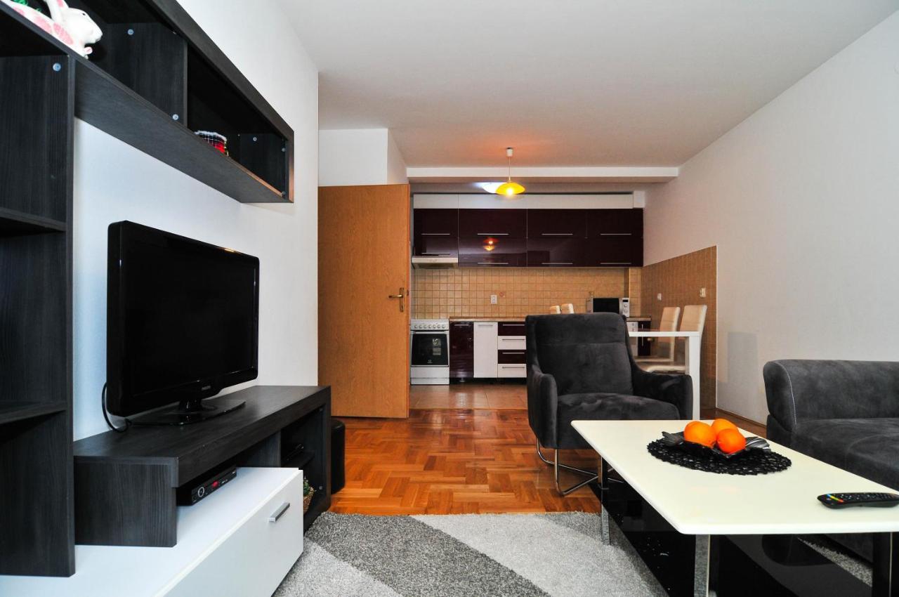 Apartment Luka & Sons โกตอร์ ภายนอก รูปภาพ